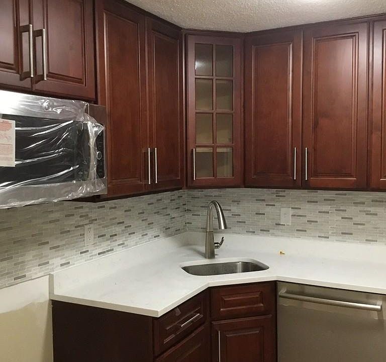 2nd image of 16 Everett Ave APT Bc