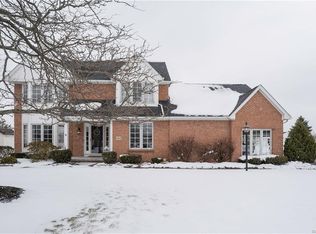 6162 Bridlewood Dr S, East Amherst, NY 14051