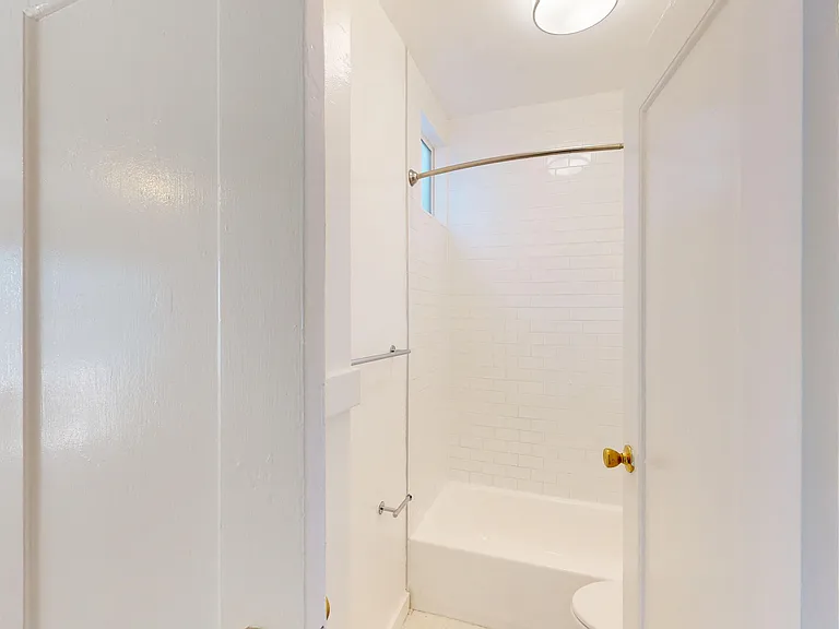 346 Leavenworth Street — Photo 8