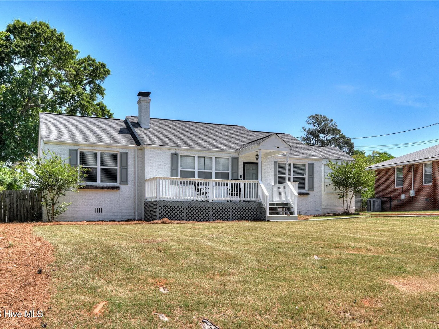3 bed, 2.0 bath, 1276 sqft, $2,250 — Photo 2