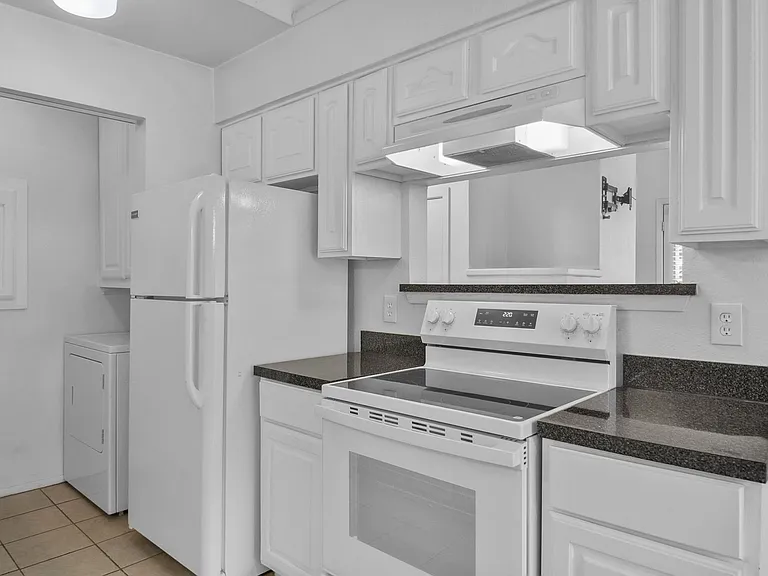 5720 Cedar Creek Dr — Photo 13
