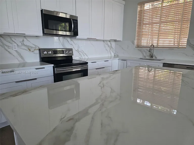 4045 SW 151st Ter — Photo 16