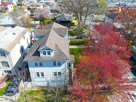 3rd image of 154 Weed Ave