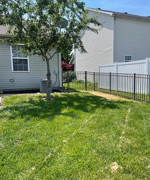 10584 Fall Creek Dr — Photo 4