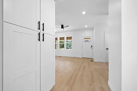 1462 Hamlet St — Photo 12