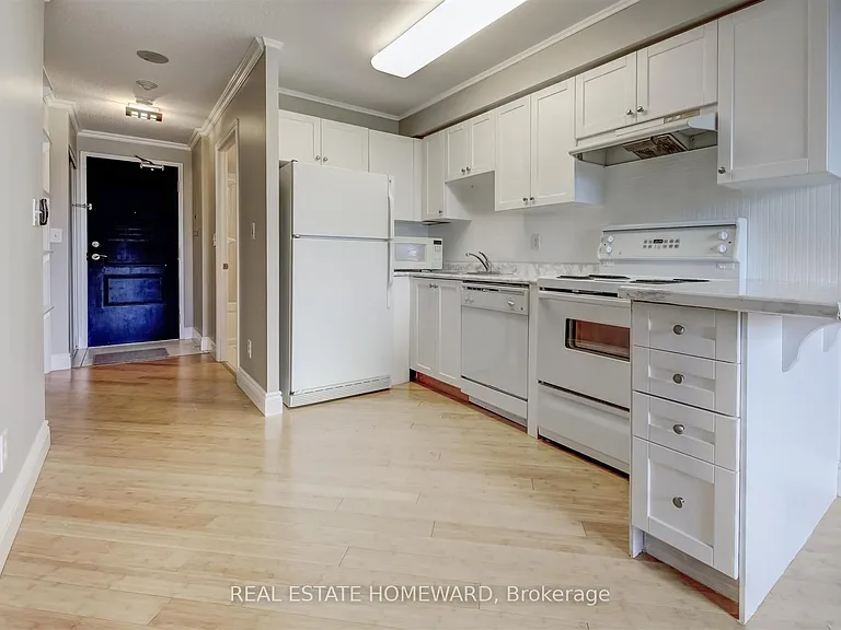 1733 Queen St E #513 — Photo 7