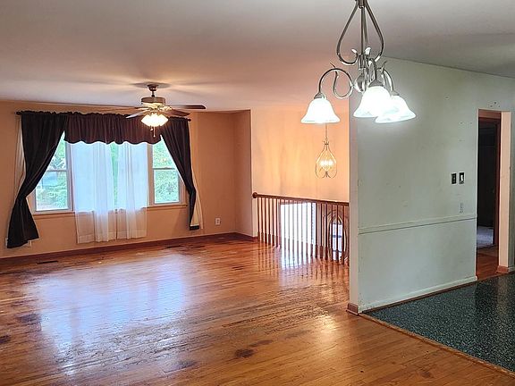 4th image of 1547 Avenue B