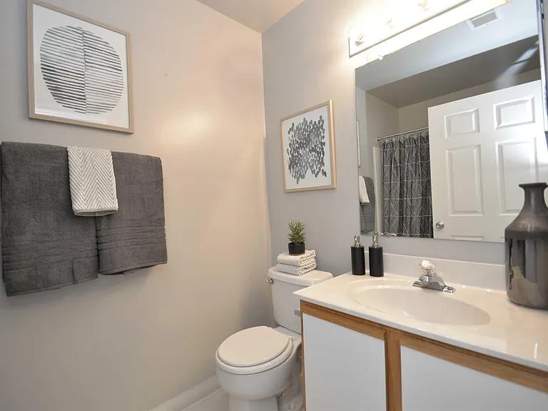 100 N Barrett Ln — Photo 16