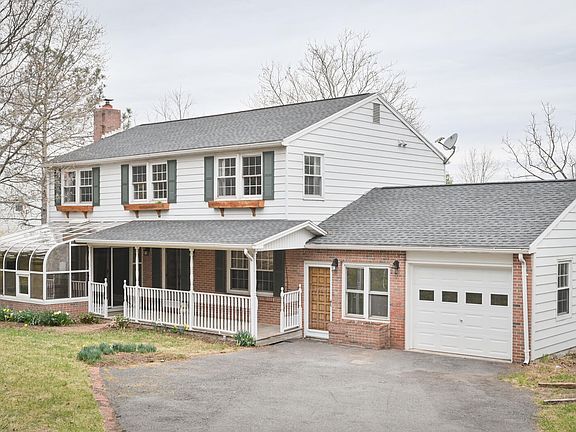 4th image of 456 Hawthorne Dr