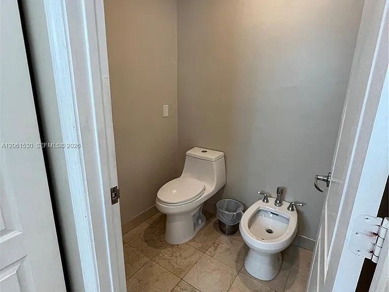 1029 SW 10th Ave — Photo 8