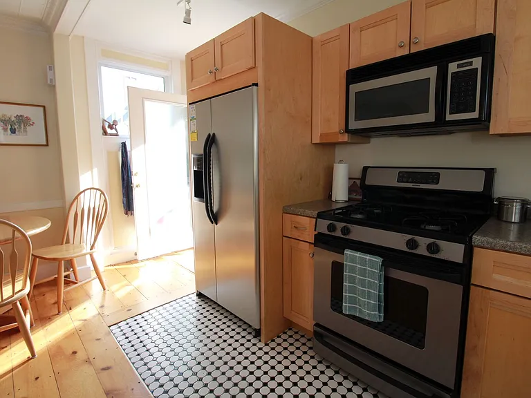 12 Obrion St #3 — Photo 3