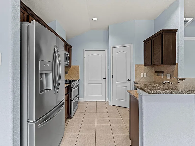 5102 Hardy St — Photo 11