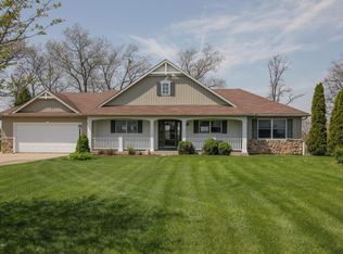 61600 Crystal Beach Dr, Sturgis, MI 49091
