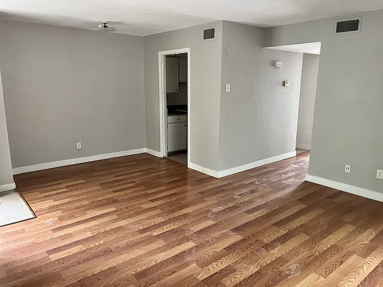 4429 Bowser Ave #105 — Photo 1
