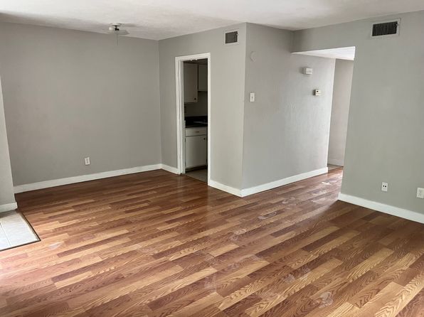 4429 Bowser Ave APT 105