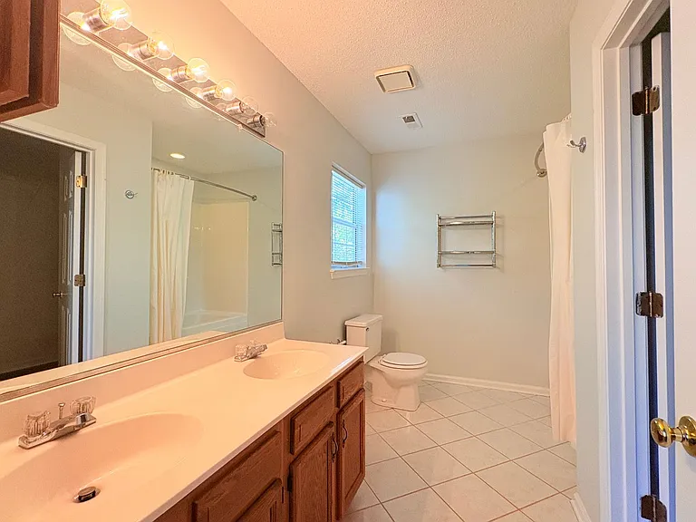 110 Amelia Ct — Photo 11