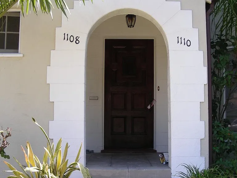 1108 S Redondo Blvd #UPPER — Photo 2