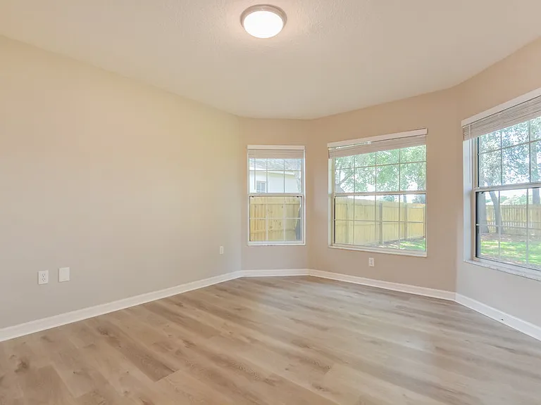 11546 Lake Dr — Photo 13