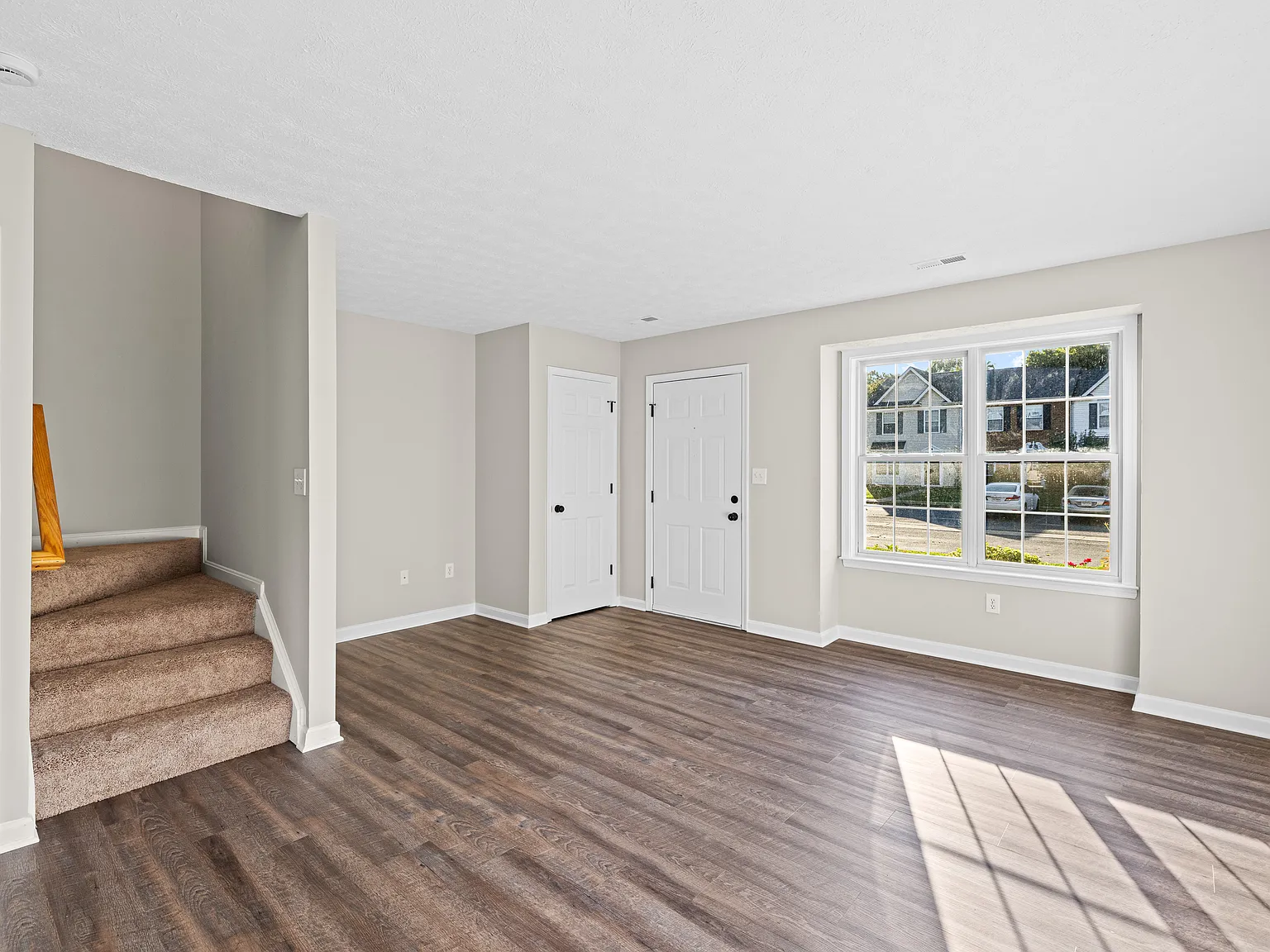 2 bed, 1123 sqft, $1,900 — Photo 2