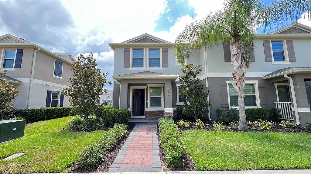 3 bed, 2.5 bath, 1817 sqft, $2,550 — Photo 2