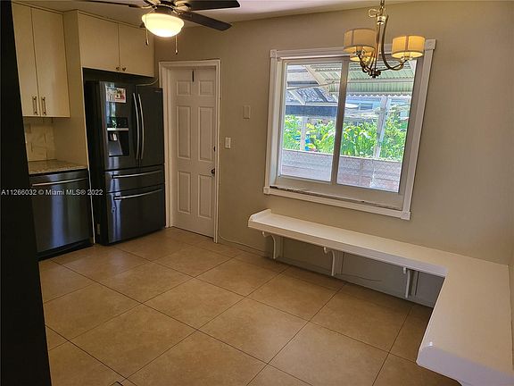 5th image of 4331 SW 54th Ct #A