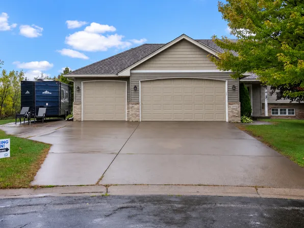 9711 Woodcrest Ct, Monticello, MN 55362