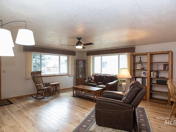 4th image of 1420 Loraine Cir