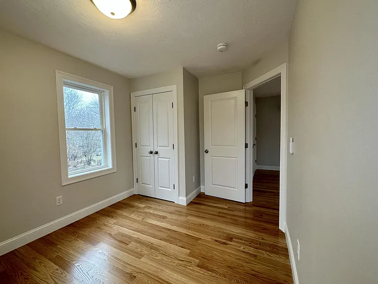415 Danforth St #3 — Photo 8