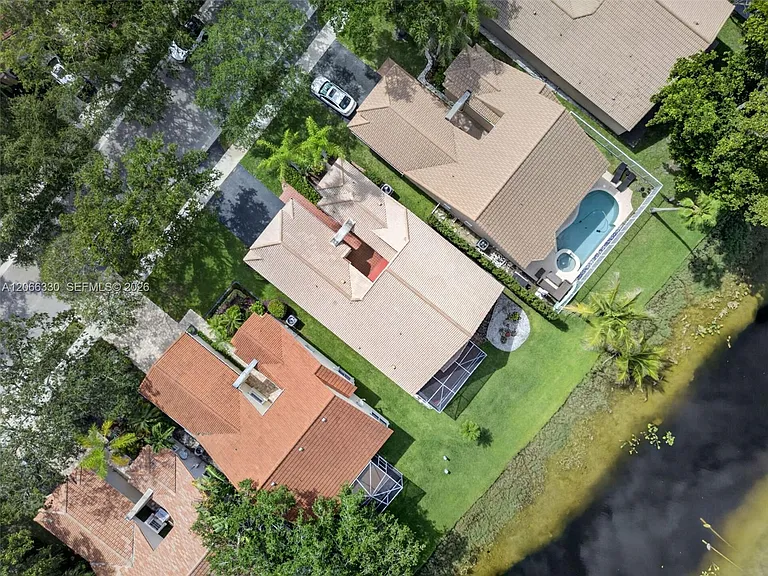 1520 Seabay Rd — Photo 115