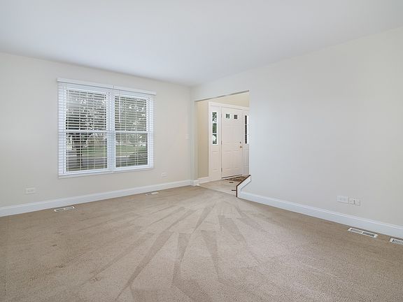 3rd image of 16155 Fairfield Dr