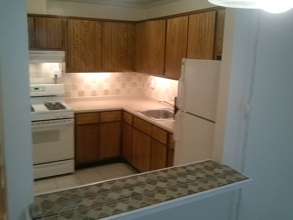 1st image of 25 Franklin Ave APT 6L