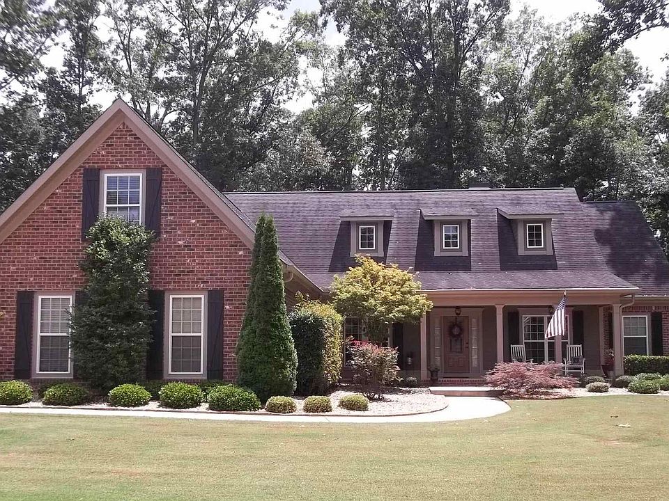1st image of 221 Suffolk Way
