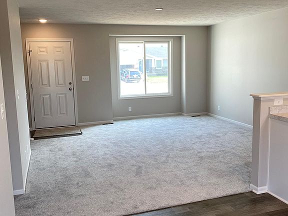 4th image of 2920 W Kyle Ln