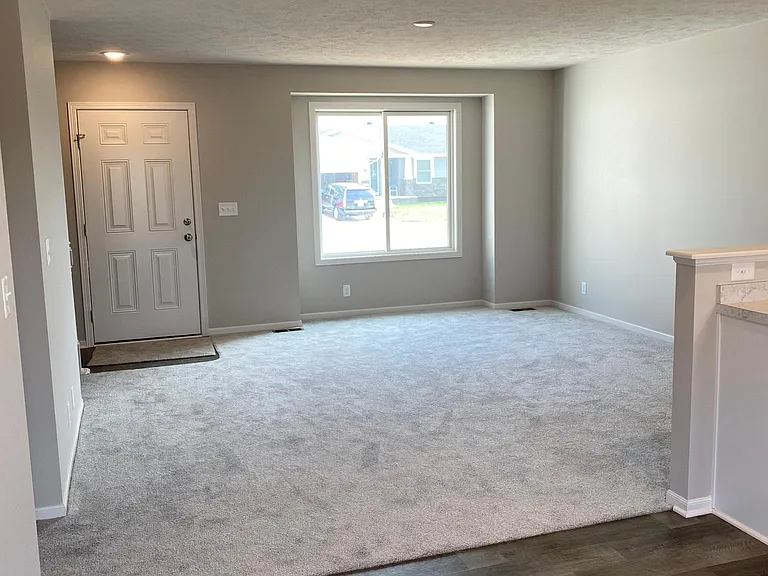 2920 W Kyle Ln — Photo 4