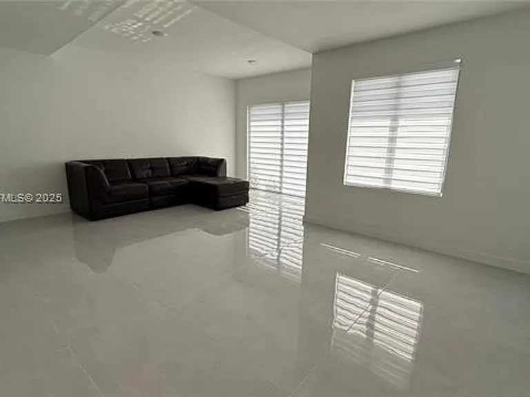 14571 SW 261st St #Townhouse 14571 — Photo 9