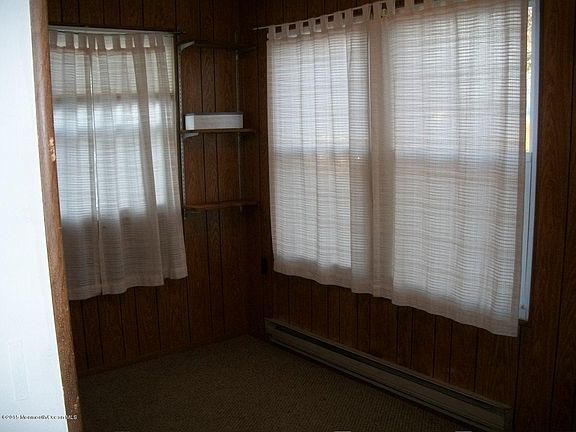 5th image of 21 Lexington Drive #A