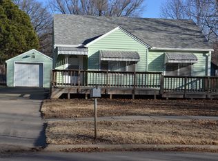 1516 NW Logan St, Topeka, KS 66608
