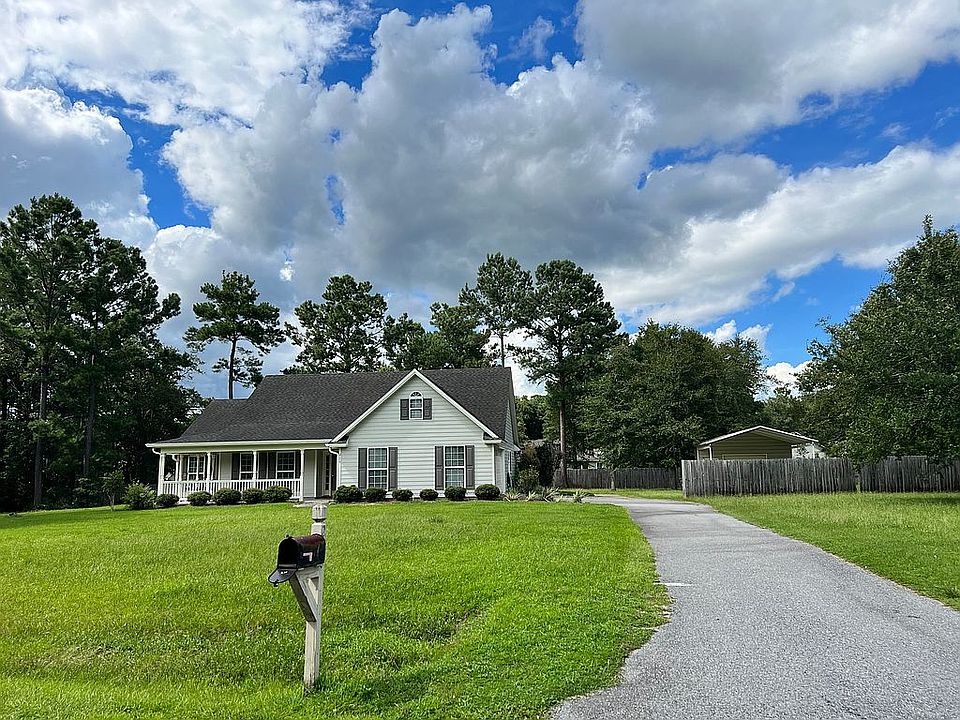 1st image of 210 Woodward Cir