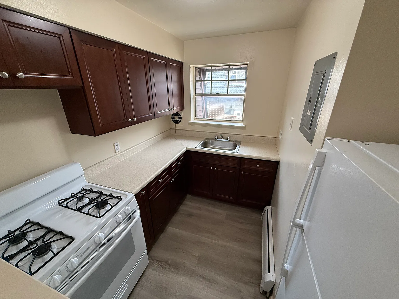 Brookdale Apartments — Photo 3