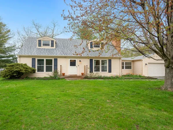 9313 Baldwin Dr, Machesney Park, IL 61115