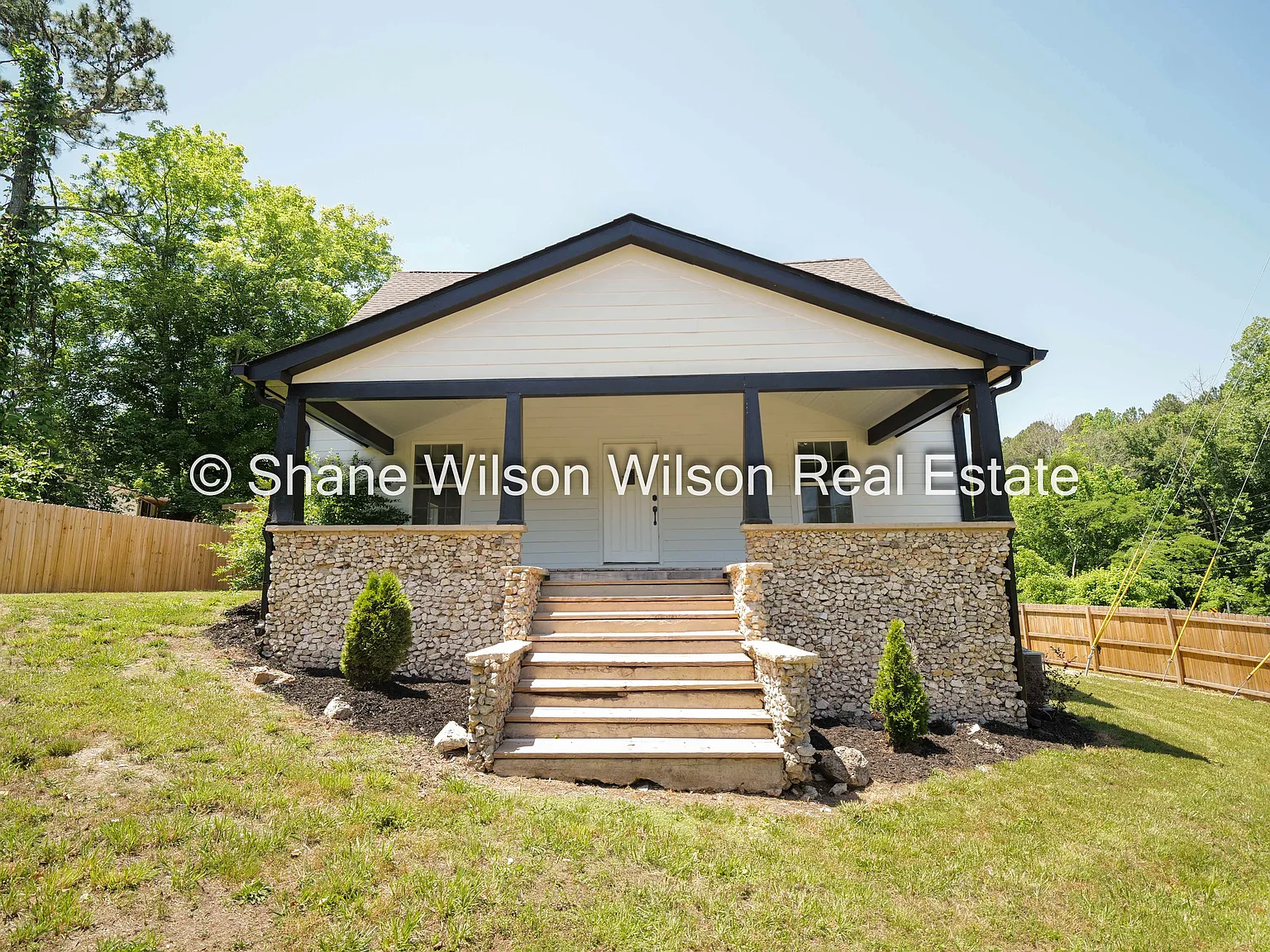 4 bed, 2025 sqft, $2,099 — Photo 1