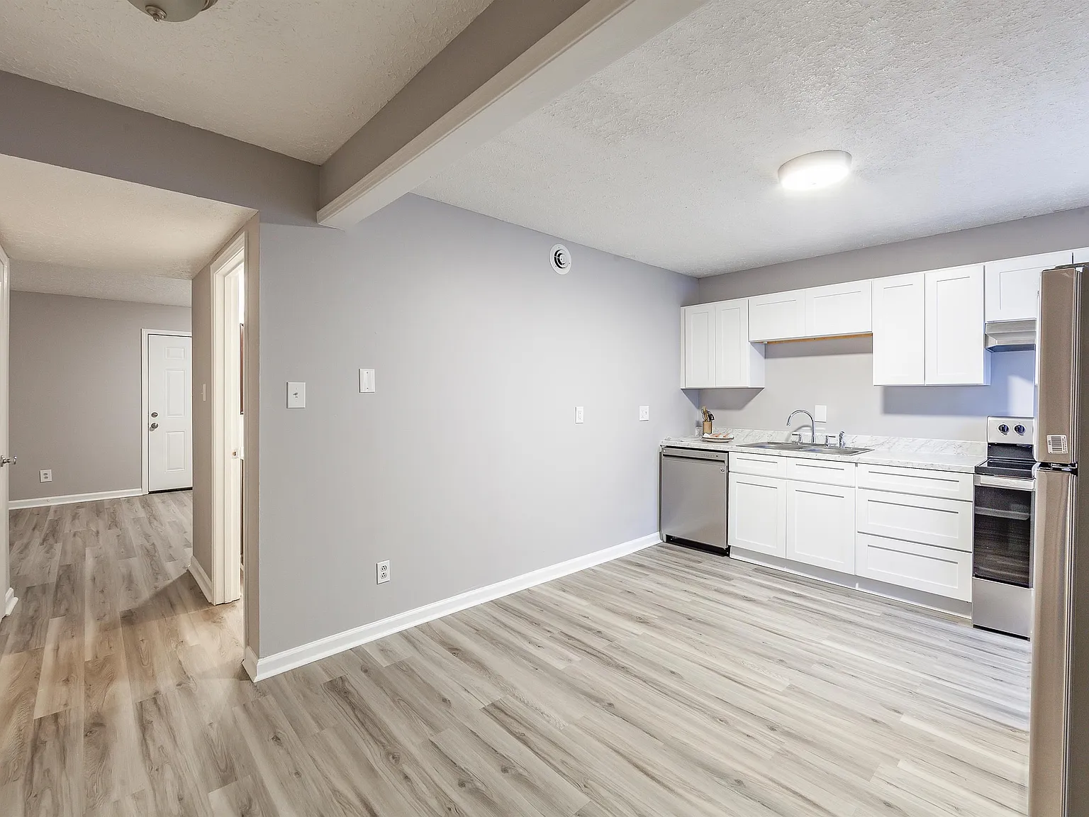 40 Carolane Drive - 1 — Photo 3