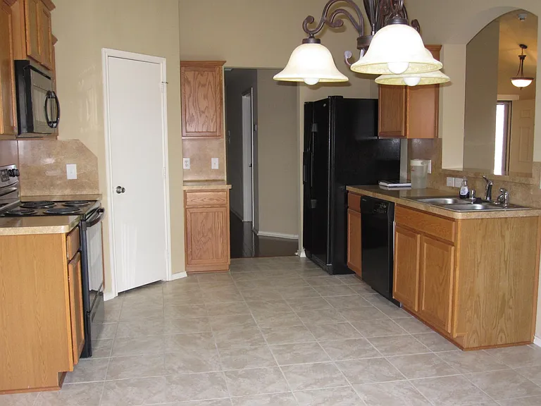 609 Twin Knoll Dr — Photo 7