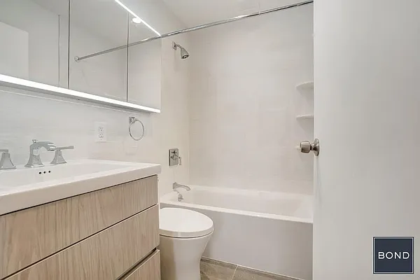 Rented by Bond New York | media 5