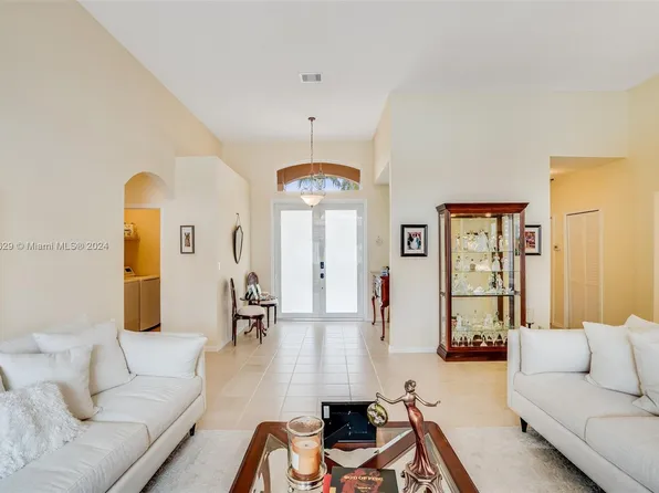 332 SW 187th Ter, Pembroke Pines, FL 33029