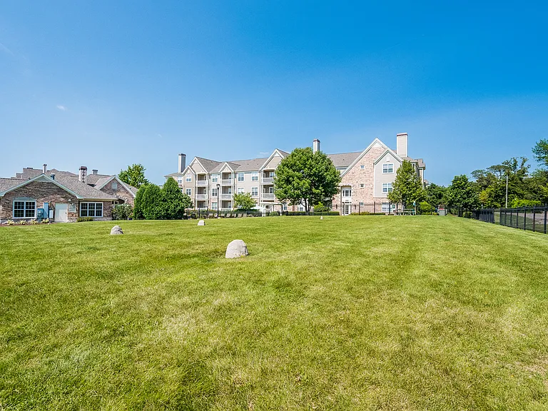 Reserve at Wauwatosa — Photo 25