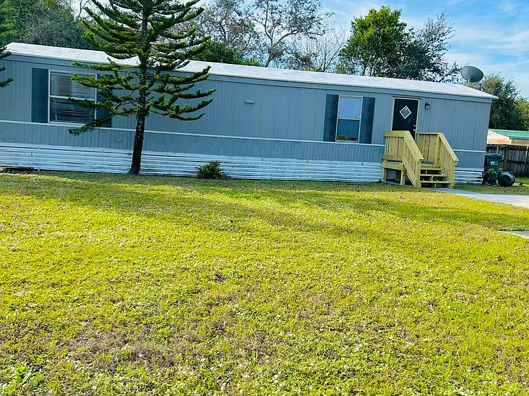 585 Quarno Rd — Photo 3