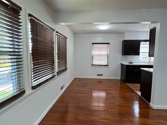 3rd image of 36 Pacific Ave #1R