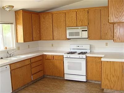 3rd image of 119 S Hinkley Ave