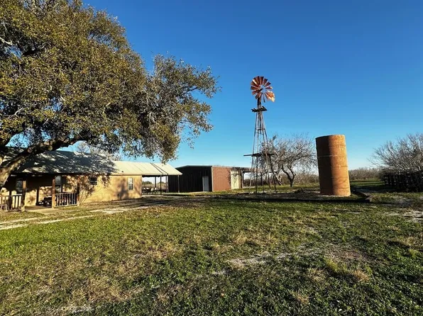 8179 FM 99, Karnes City, TX 78118